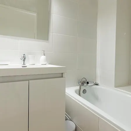 Apartmán Bright And Charming Next To The Tram *